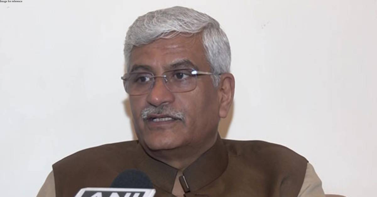Gajendra Singh Shekhawat comes down heavily on Gehlot for criticising raids by central agencies